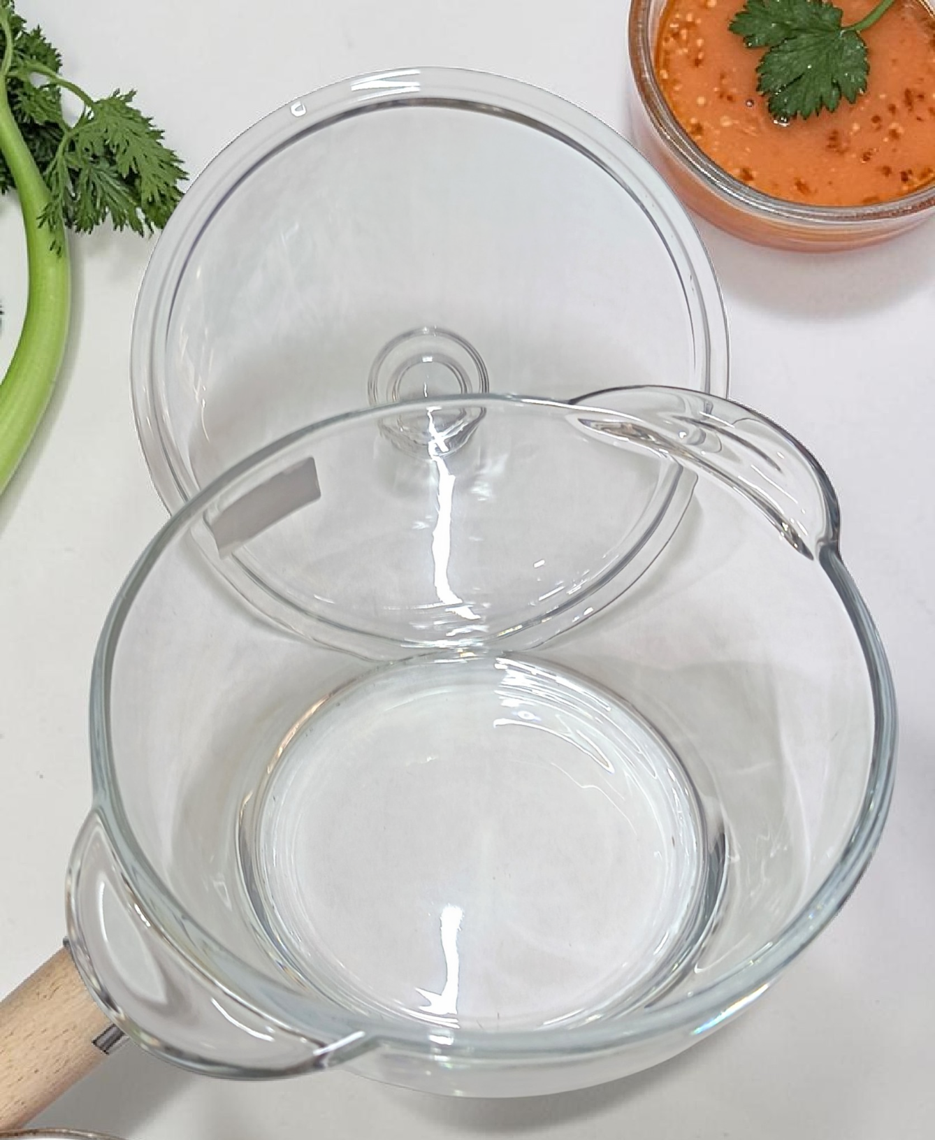 Castron din sticla cu capac 1.5Litri, Deli